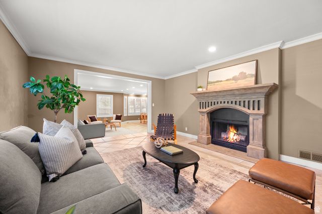 5757 S HOLLADAY BLVD, Holladay, UT 84121