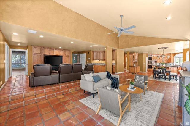 5757 S HOLLADAY BLVD, Holladay, UT 84121