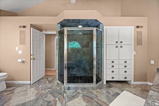 5757 S HOLLADAY BLVD, Holladay, UT 84121