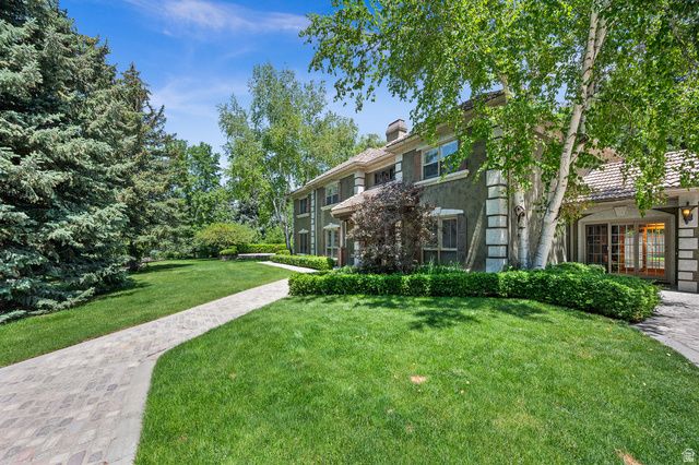 5757 S HOLLADAY BLVD, Holladay, UT 84121