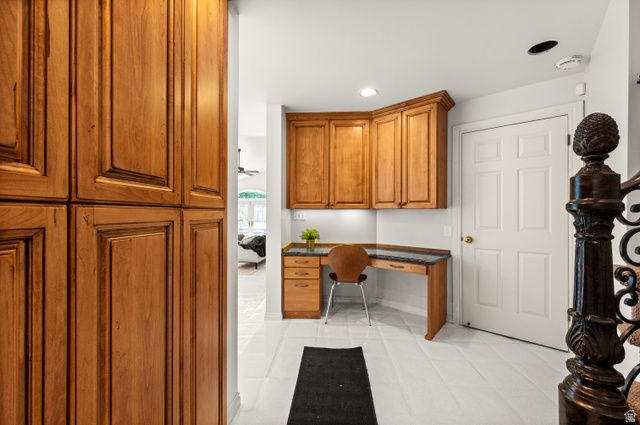 5757 S HOLLADAY BLVD, Holladay, UT 84121