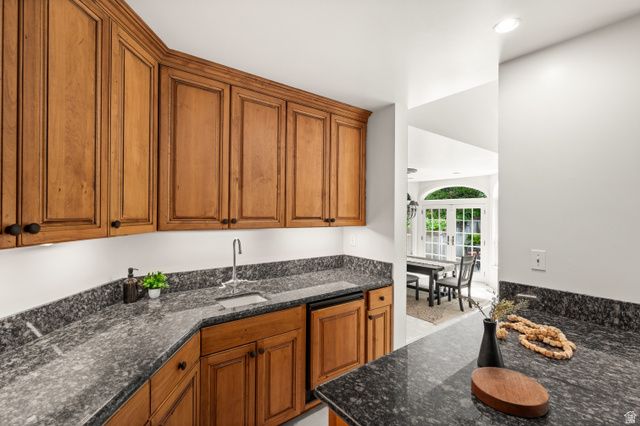 5757 S HOLLADAY BLVD, Holladay, UT 84121