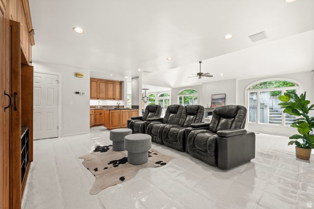 5757 S HOLLADAY BLVD, Holladay, UT 84121