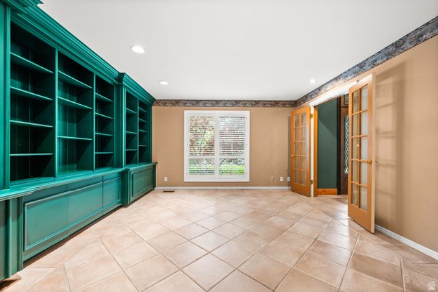 5757 S HOLLADAY BLVD, Holladay, UT 84121