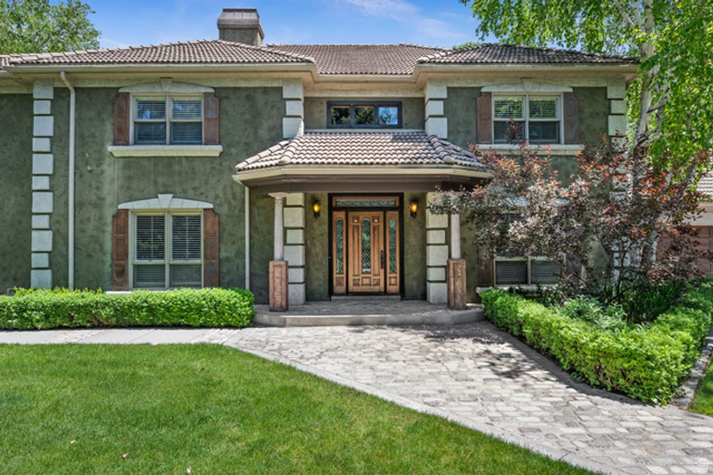 5757 S HOLLADAY BLVD, Holladay, UT 84121