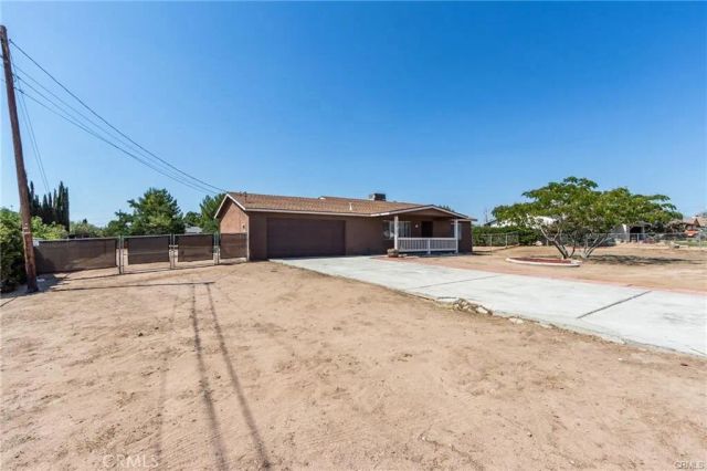 15815 Arbury Street, Hesperia, CA 92345