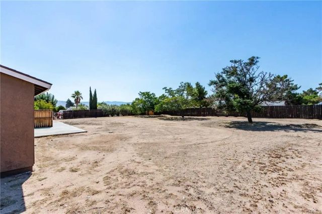 15815 Arbury Street, Hesperia, CA 92345