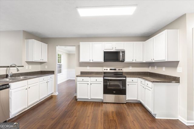 354 Cobblestone Court, Hampton, GA 30228