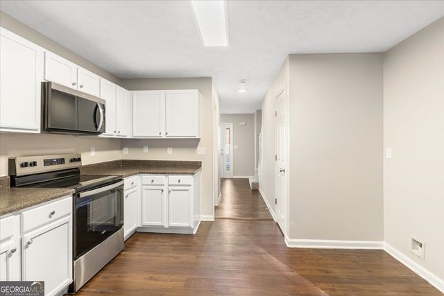 354 Cobblestone Court, Hampton, GA 30228