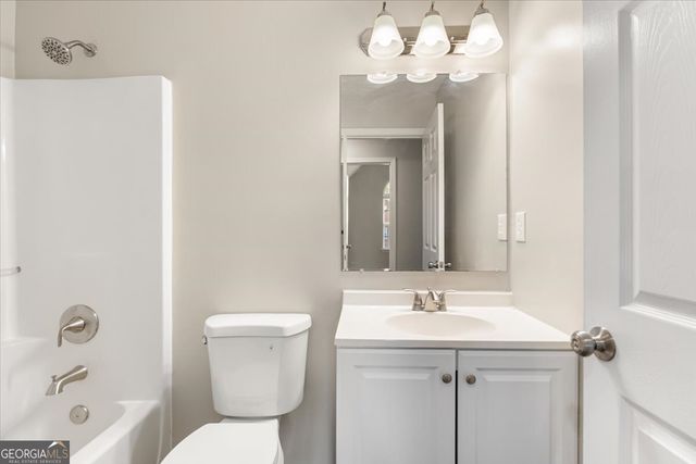 354 Cobblestone Court, Hampton, GA 30228