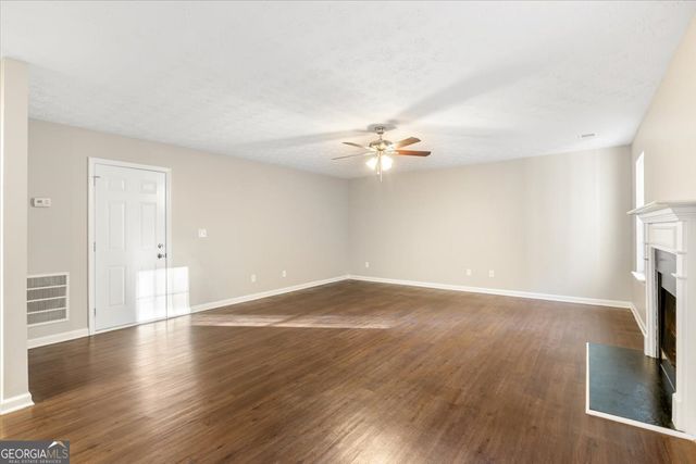 354 Cobblestone Court, Hampton, GA 30228