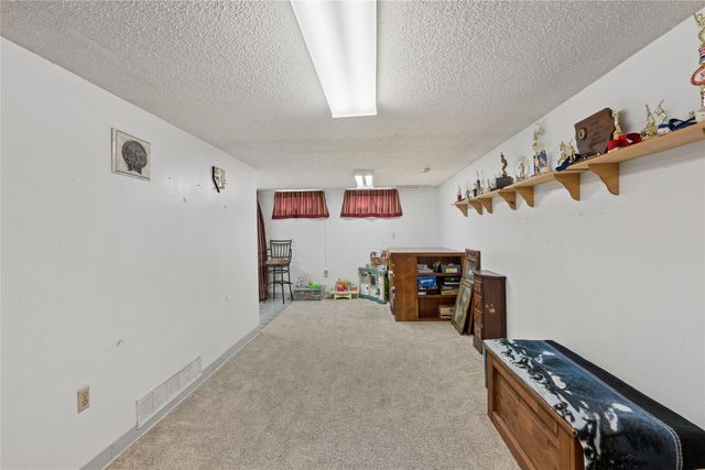 501 39th Street, West Des Moines, IA 50265