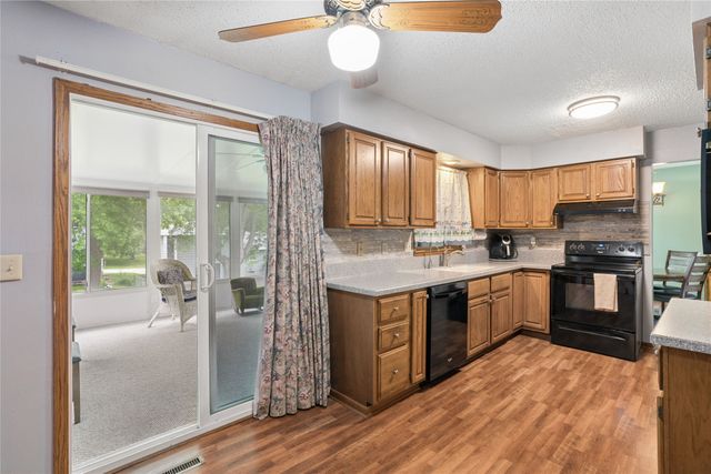 501 39th Street, West Des Moines, IA 50265