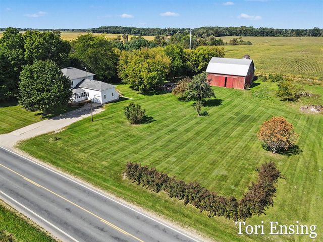 6676 County Farm Road, Greenville, MI 48838