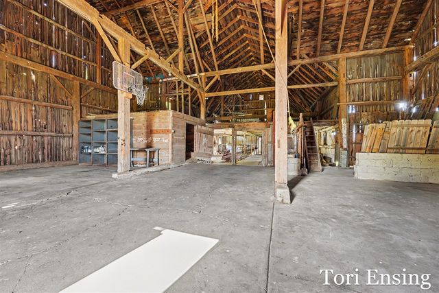 6676 County Farm Road, Greenville, MI 48838