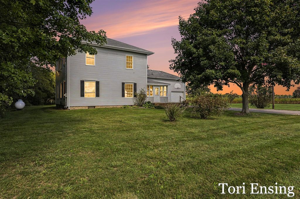 6676 County Farm Road, Greenville, MI 48838