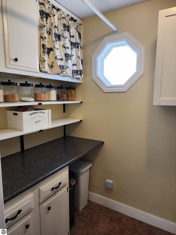 Image 23 of property listing at 3400 N Sturgeon Road, Midland, MI 48640