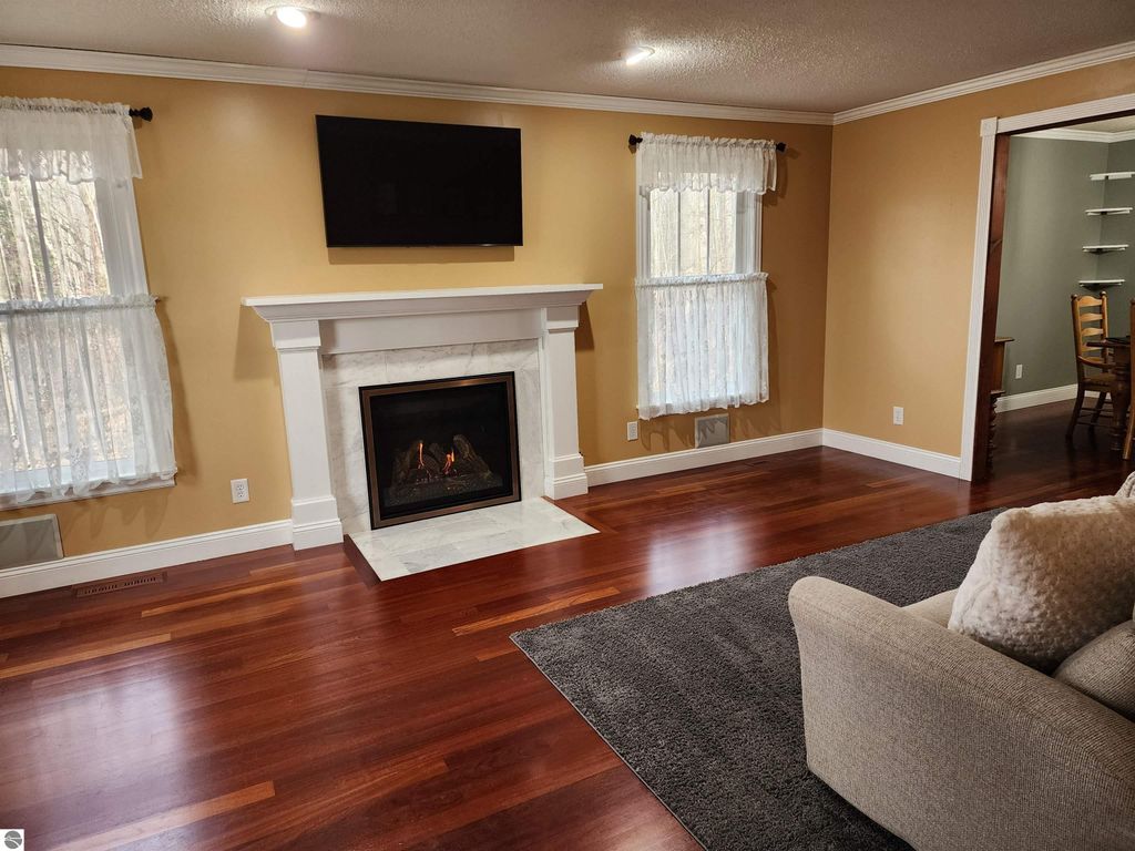 Image 26 of property listing at 3400 N Sturgeon Road, Midland, MI 48640