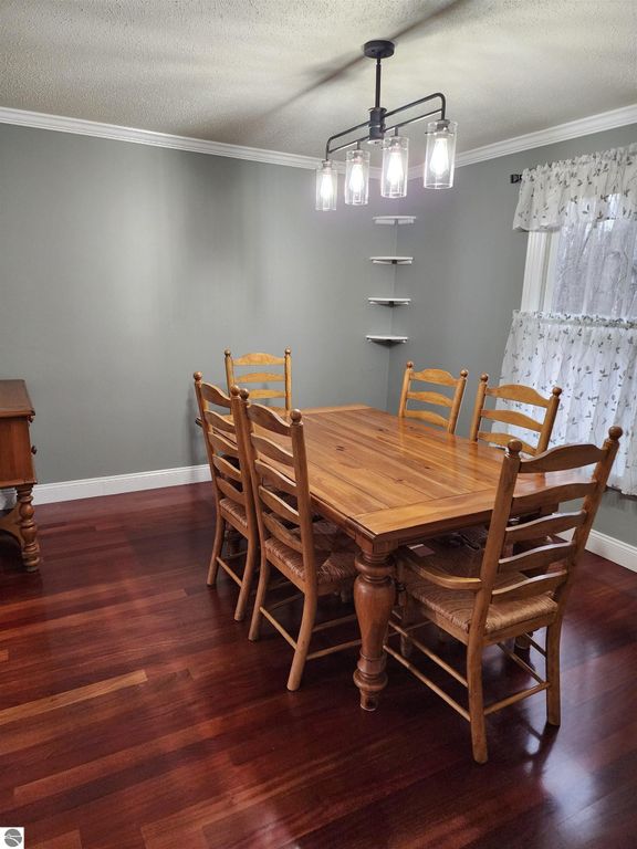 Image 27 of property listing at 3400 N Sturgeon Road, Midland, MI 48640