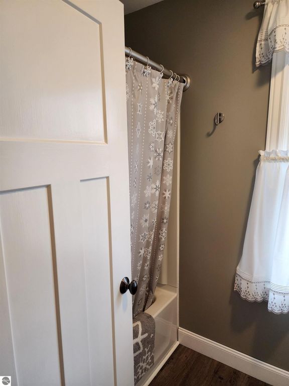 Image 38 of property listing at 3400 N Sturgeon Road, Midland, MI 48640