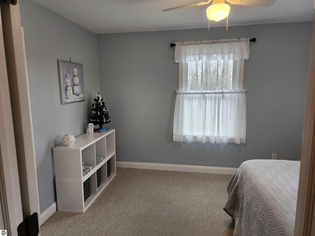 Image 40 of property listing at 3400 N Sturgeon Road, Midland, MI 48640