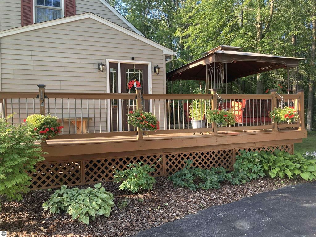 Image 55 of property listing at 3400 N Sturgeon Road, Midland, MI 48640