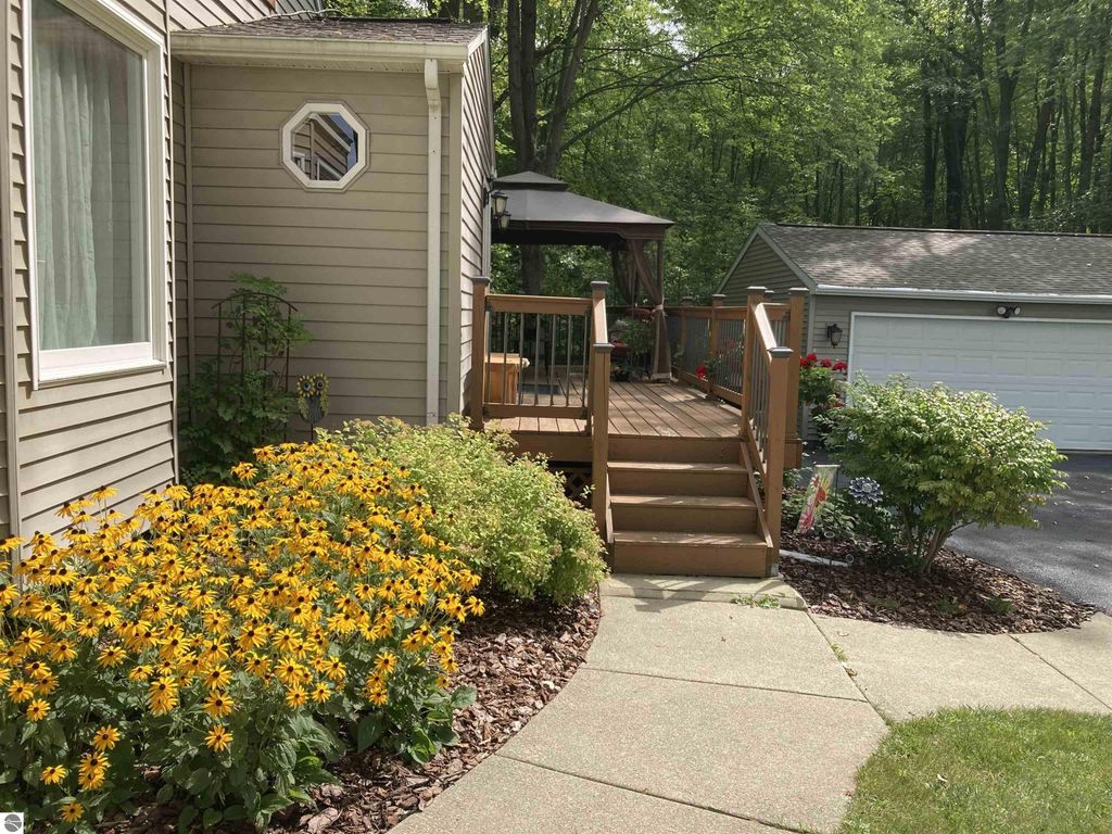 Image 56 of property listing at 3400 N Sturgeon Road, Midland, MI 48640