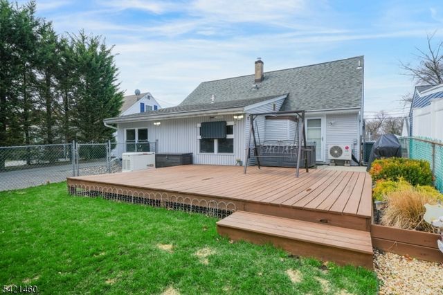 22 Parker Ave, Rochelle Park Twp., NJ 07662