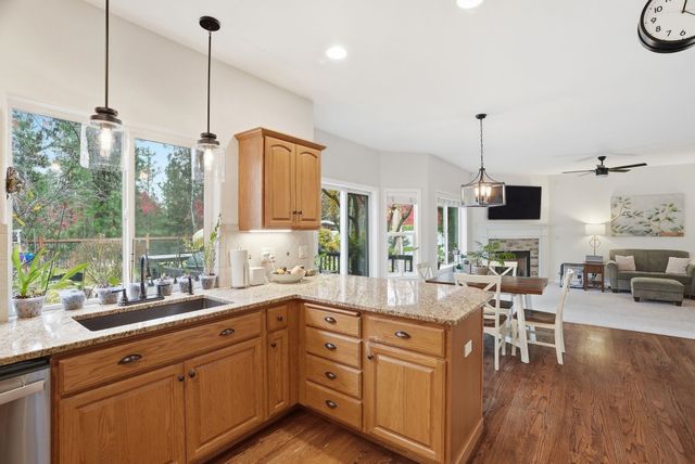 9006 N Rosebury Ln, Spokane, WA 99208