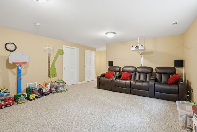 9006 N Rosebury Ln, Spokane, WA 99208