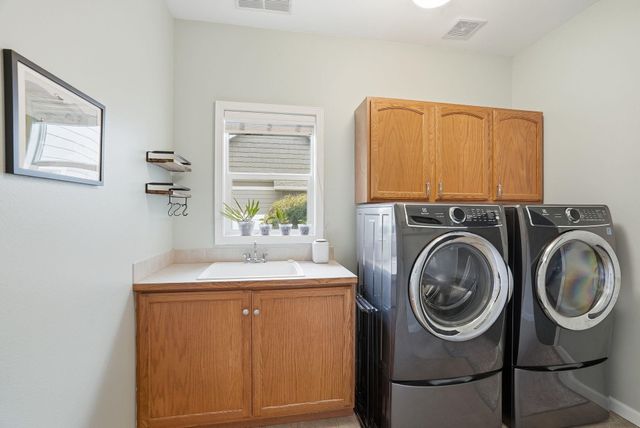 9006 N Rosebury Ln, Spokane, WA 99208