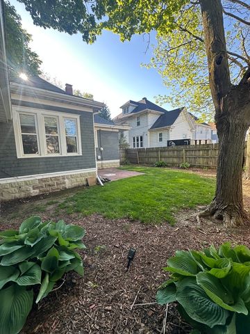 1307 S Main Street, Bloomington, IL 61701