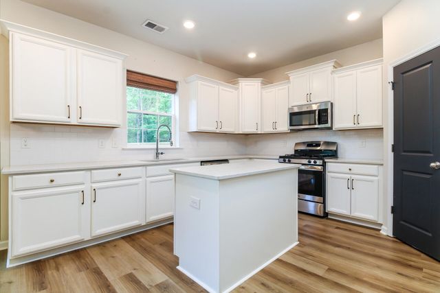 1006 Mossy Rock Drive, Summerville, SC 29485