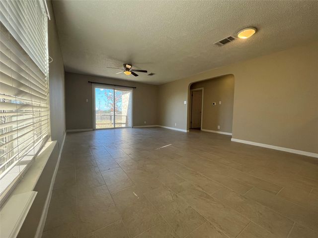 2932 Donnell DR, Round Rock, TX 78664