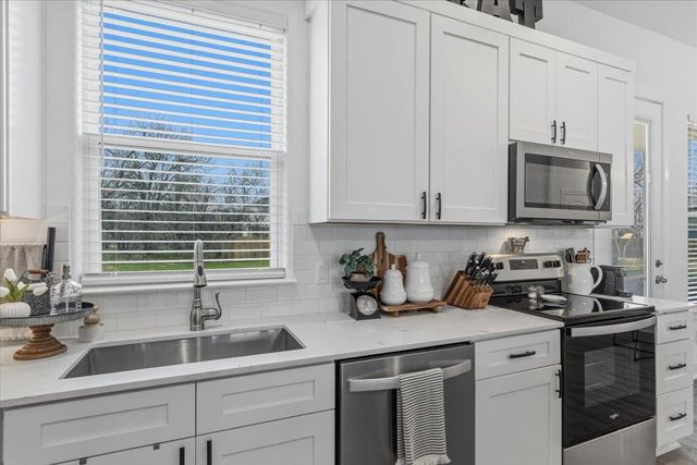 137 Kawainui LN, Bastrop, TX 78602