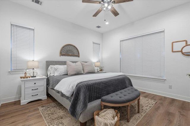 137 Kawainui LN, Bastrop, TX 78602