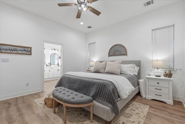 137 Kawainui LN, Bastrop, TX 78602