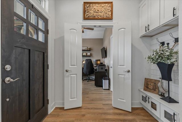 137 Kawainui LN, Bastrop, TX 78602