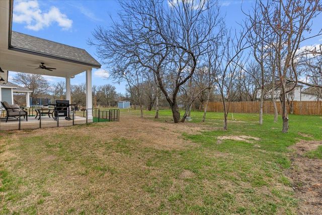 137 Kawainui LN, Bastrop, TX 78602