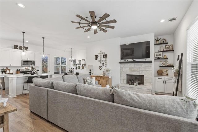 137 Kawainui LN, Bastrop, TX 78602