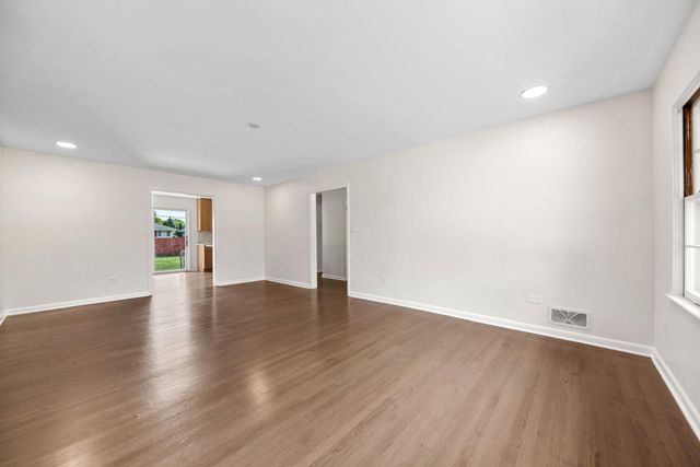 8921 Parrish Avenue, Highland, IN 46322