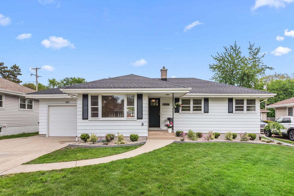 8921 Parrish Avenue, Highland, IN 46322