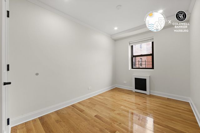 2510 31st Ave Apt 3K, New York City, NY 11106