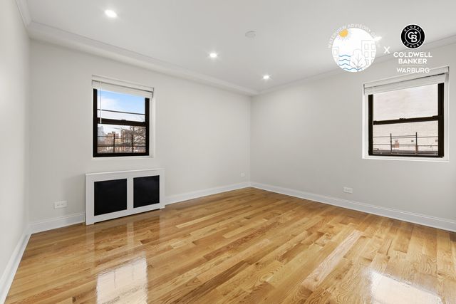2510 31st Ave Apt 3K, New York City, NY 11106