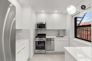 2510 31st Ave Apt 3K, New York City, NY 11106