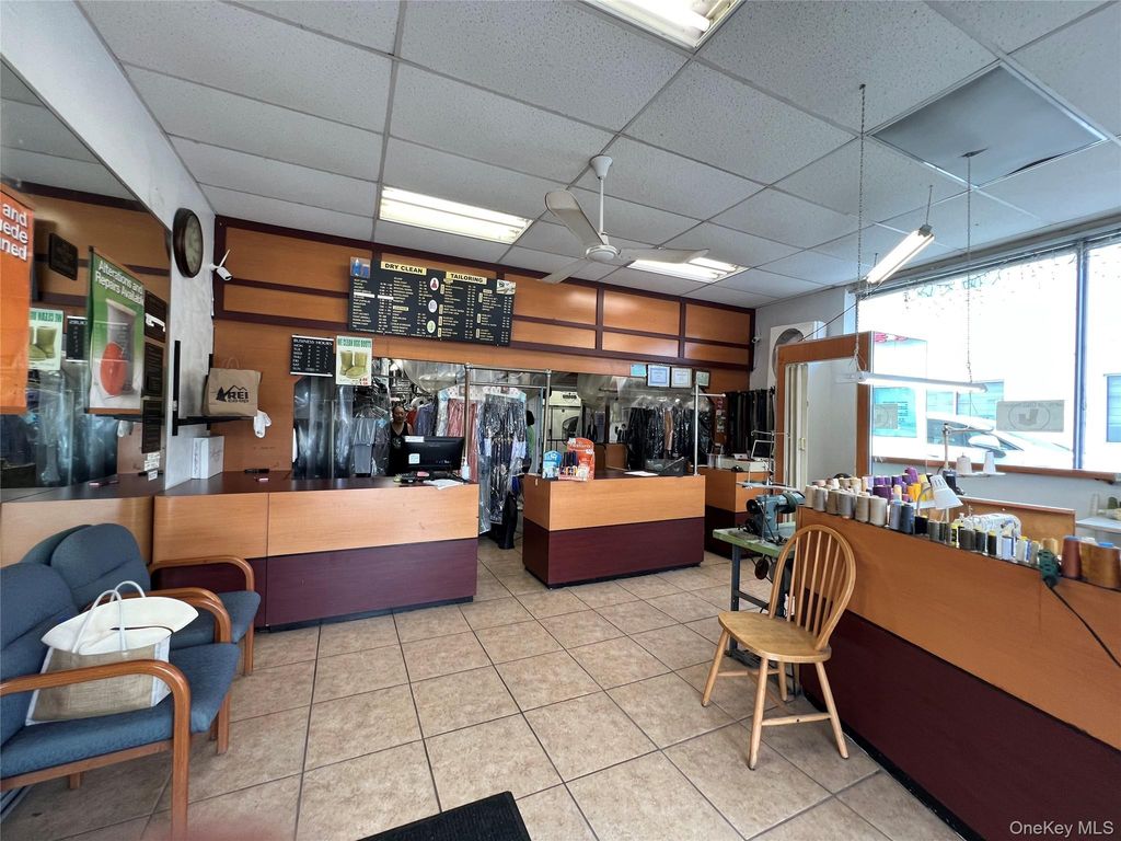 56-15 Marathon Parkway, Little Neck, NY 11362 — photo 3