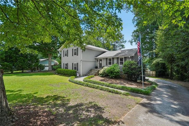 4852 Arrowhead Trail West SW, Lilburn, GA 30047