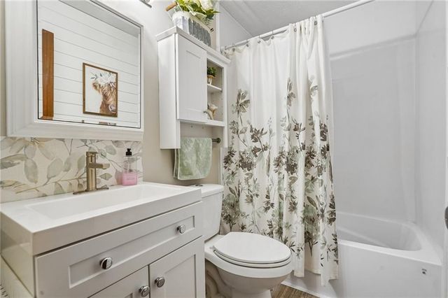 4852 Arrowhead Trail West SW, Lilburn, GA 30047