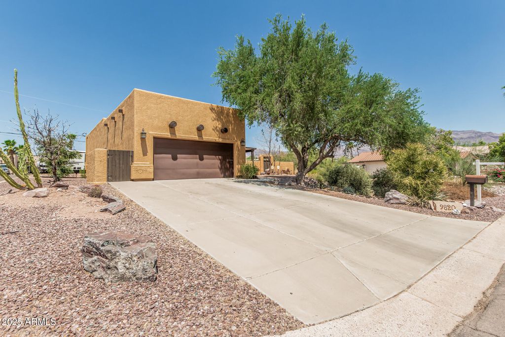 9820 E DEL MONTE Avenue, Gold Canyon, AZ 85118