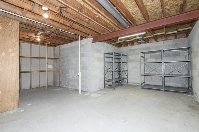 118 Harrogate DRIVE, Waukesha, WI 53188